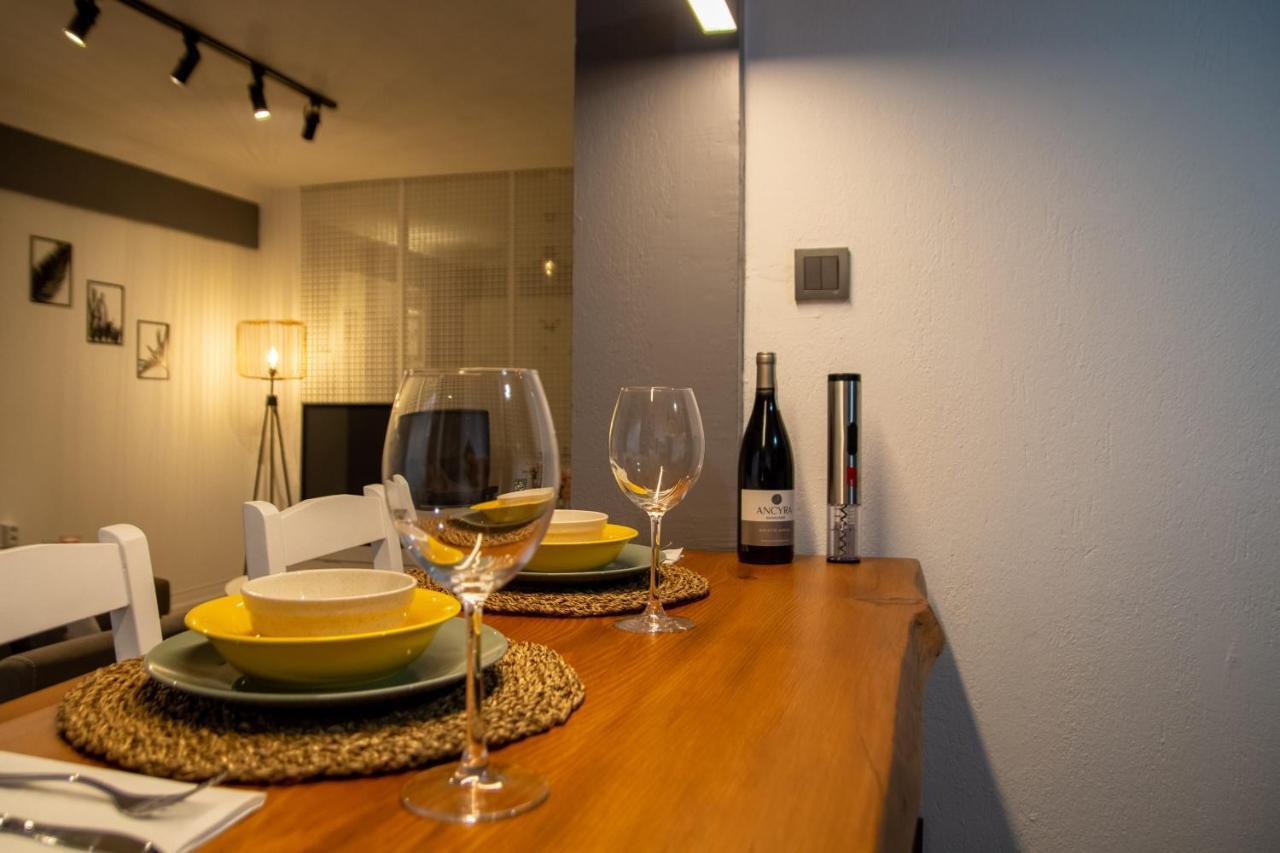 Amazing Flat Near The Coast With A Delightful Shared Terrace Close To Public Transportation In Karsiyaka Izmir Exterior foto