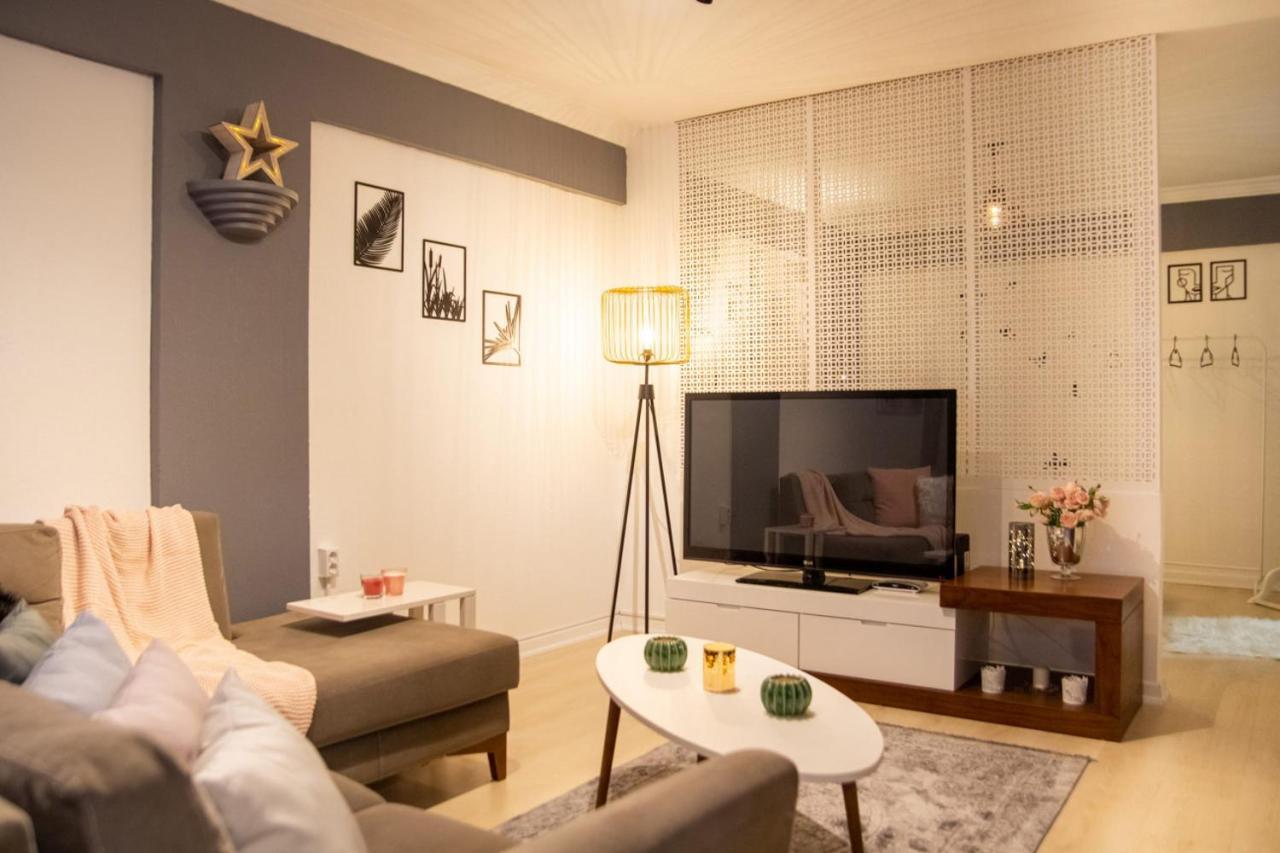 Amazing Flat Near The Coast With A Delightful Shared Terrace Close To Public Transportation In Karsiyaka Izmir Exterior foto