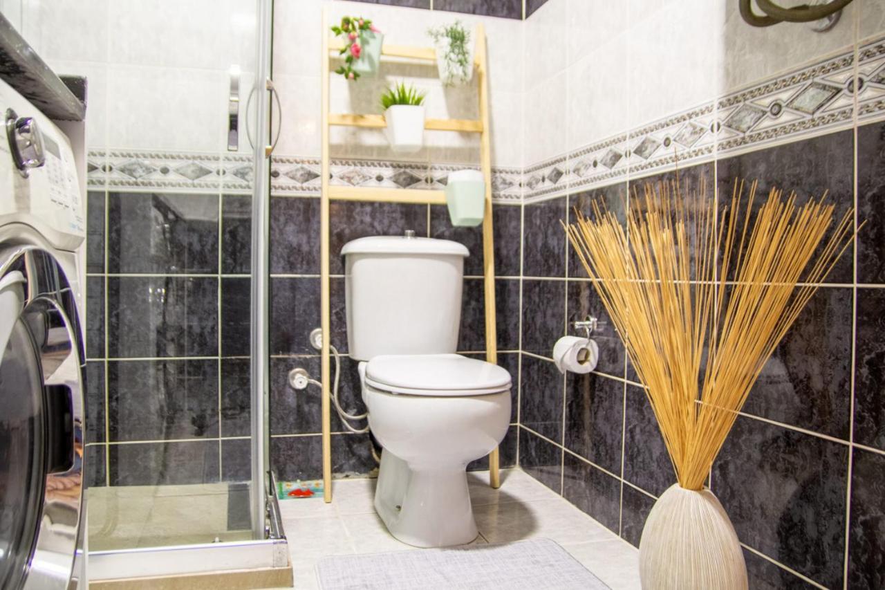 Amazing Flat Near The Coast With A Delightful Shared Terrace Close To Public Transportation In Karsiyaka Izmir Exterior foto